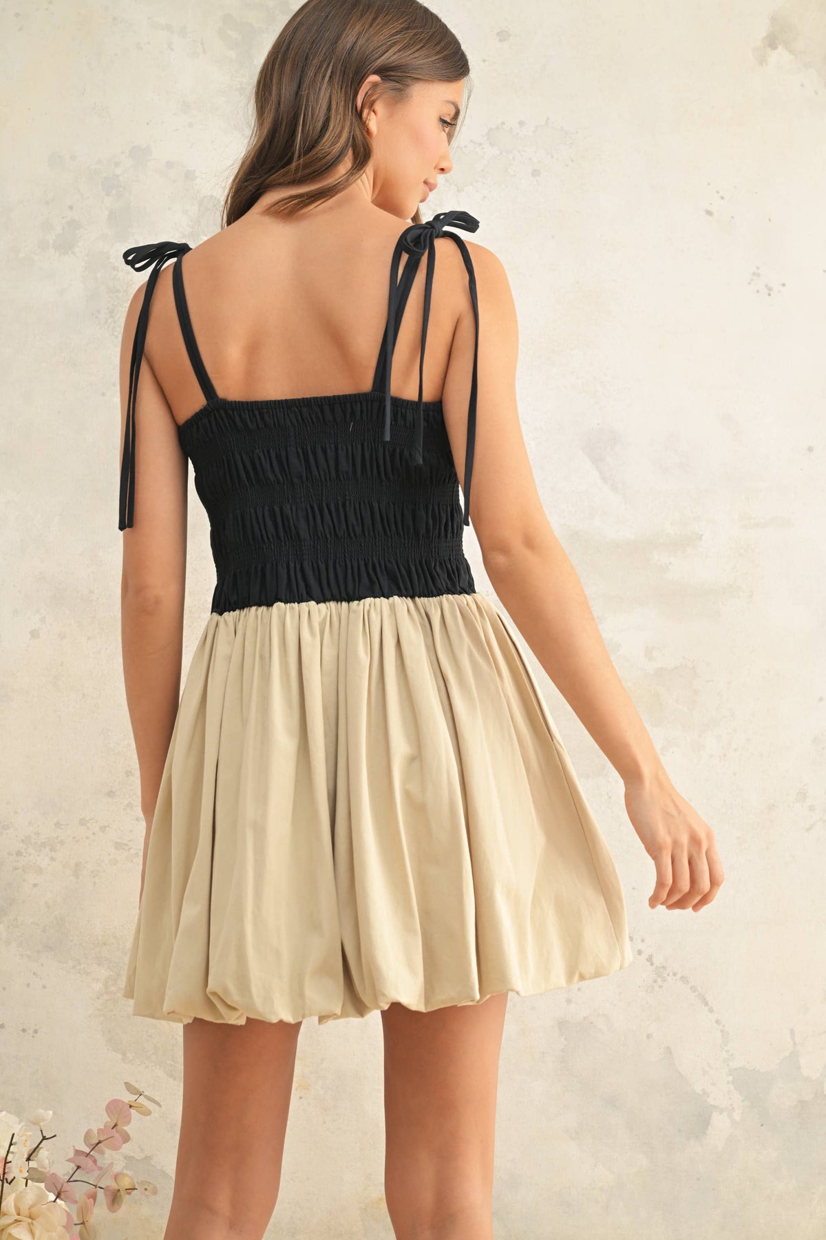 D4435   CONTRASED TOP BALLON DRESS