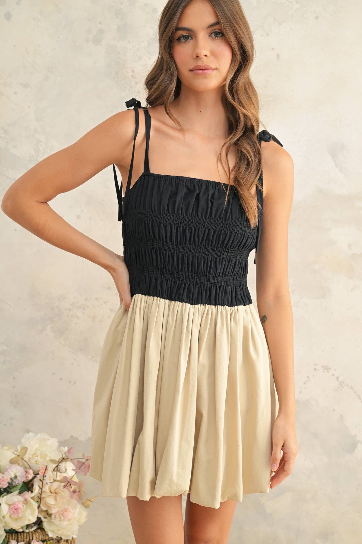 D4435   CONTRASED TOP BALLON DRESS