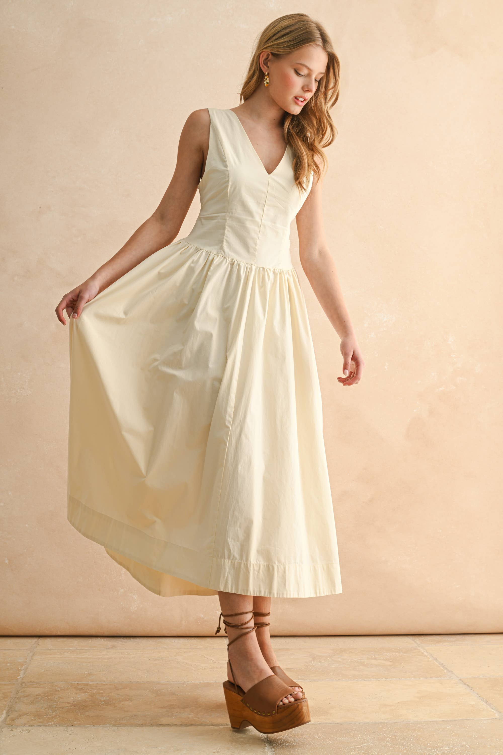 D4480   BOW DETAIL WOVEN DRESS