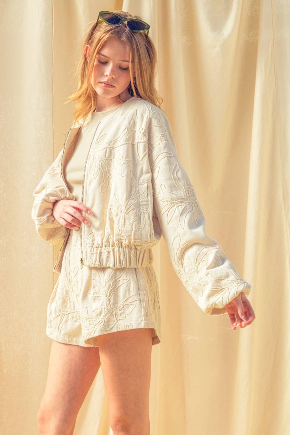 J6175ST   FLORAL JACQUARD ZIP UP JACKET