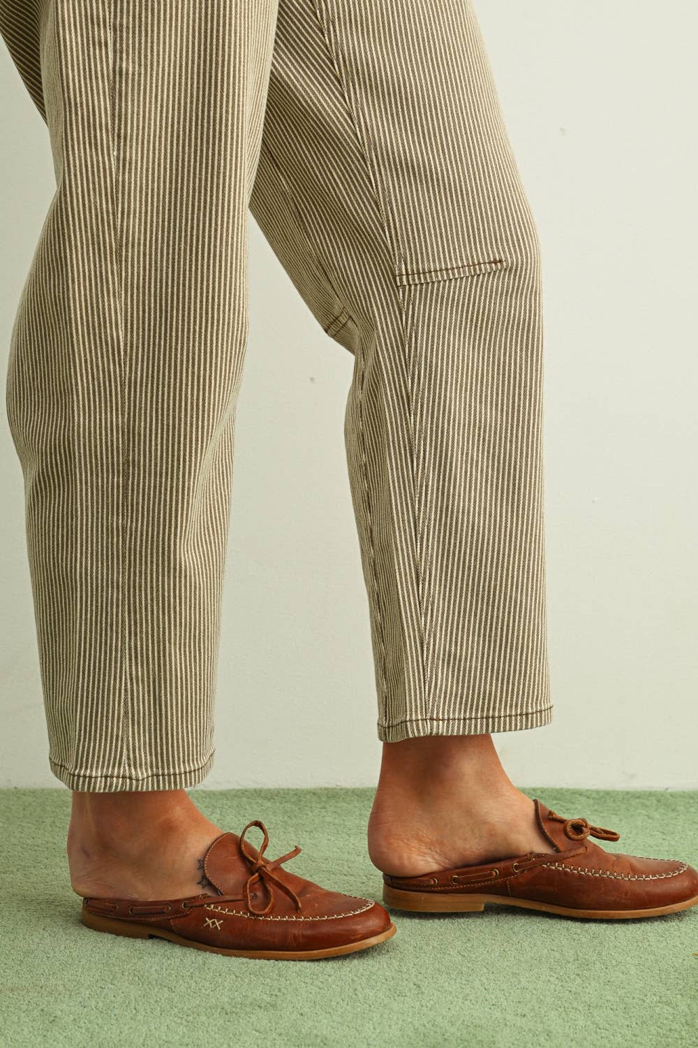 P6194   STRIPED PATTERN WASHED BARREL PANTS WITH BELT