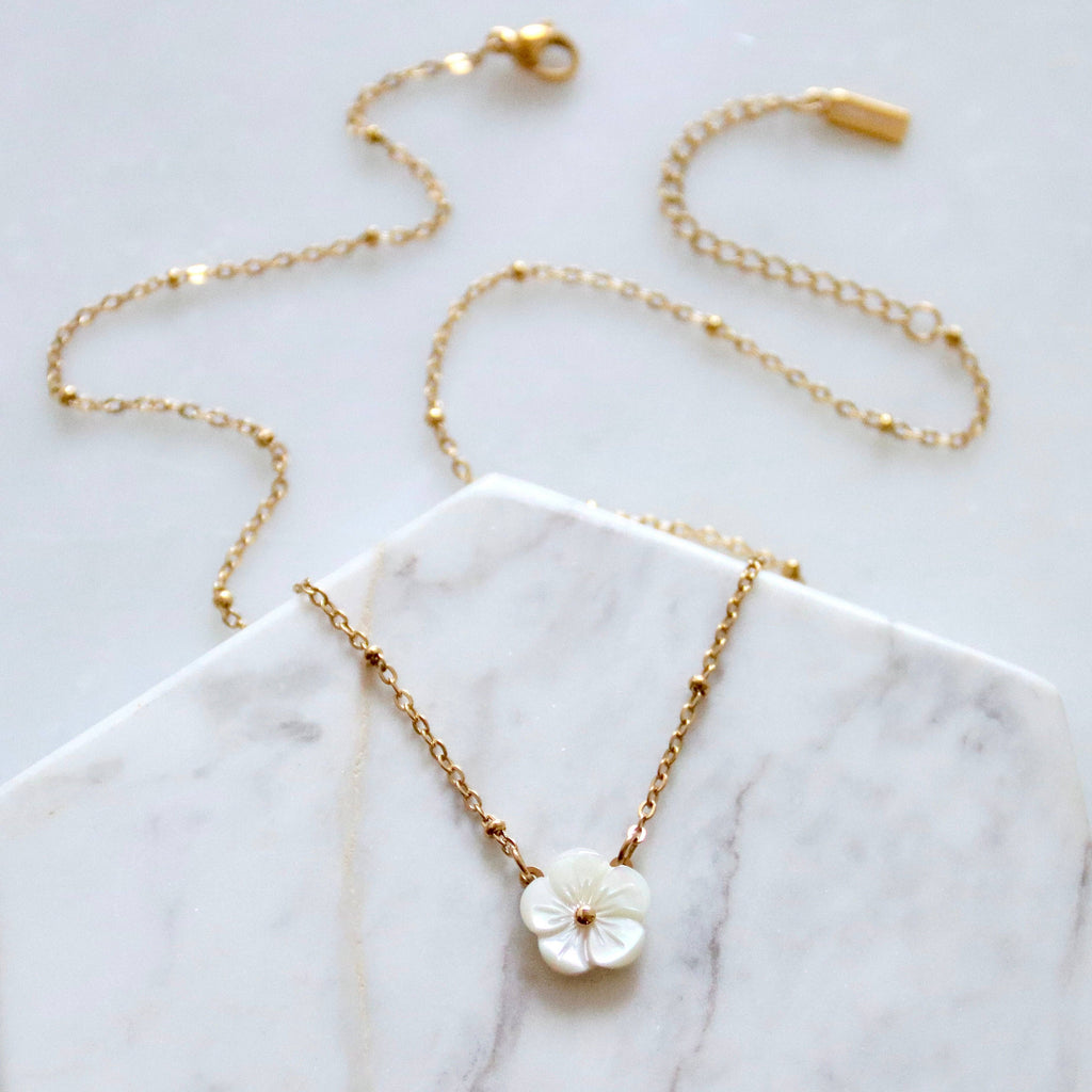 Mother of Pearl Flower Necklace