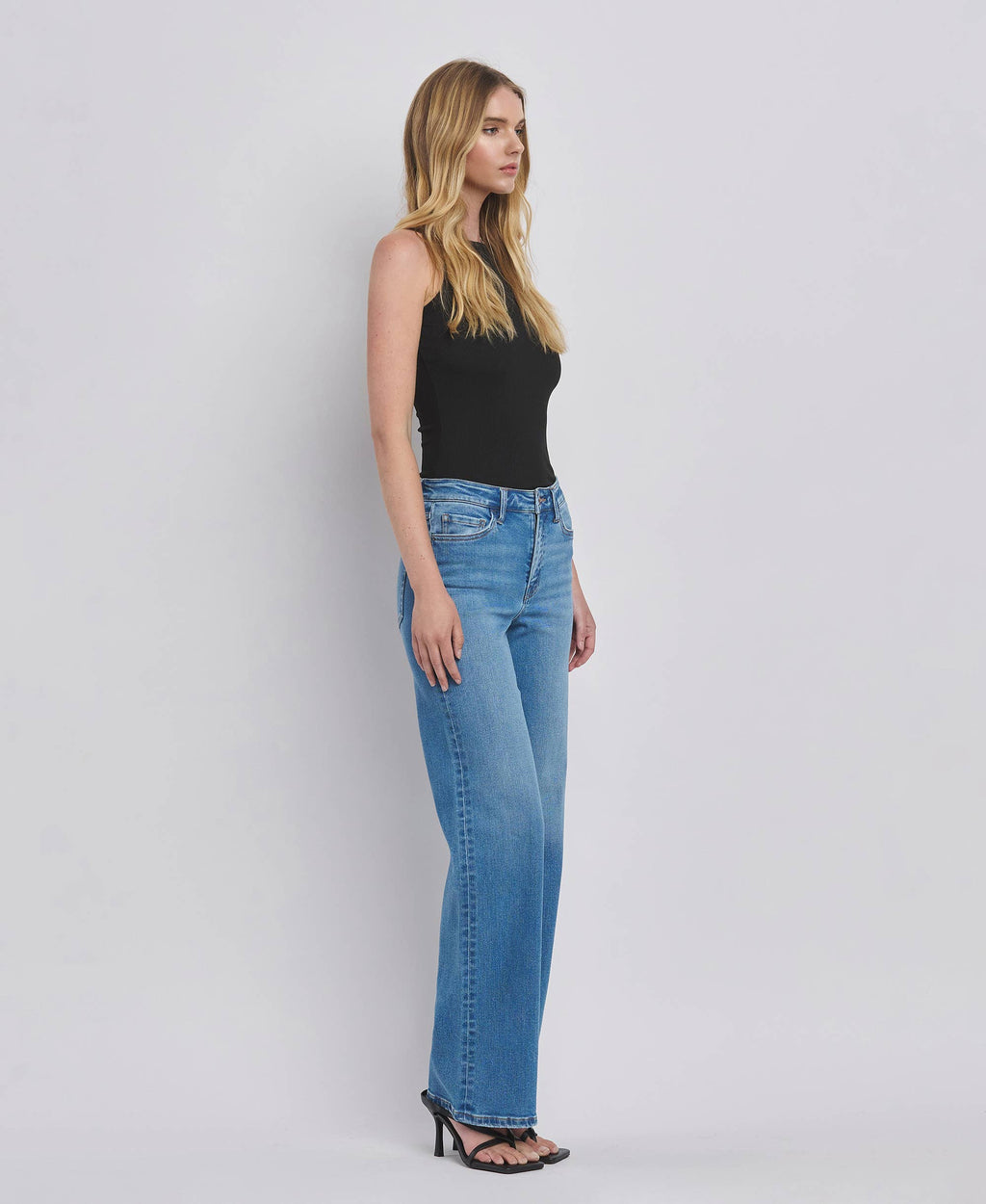 HIGH RISE MEDIUM WASH WIDE JEANS F5296MD