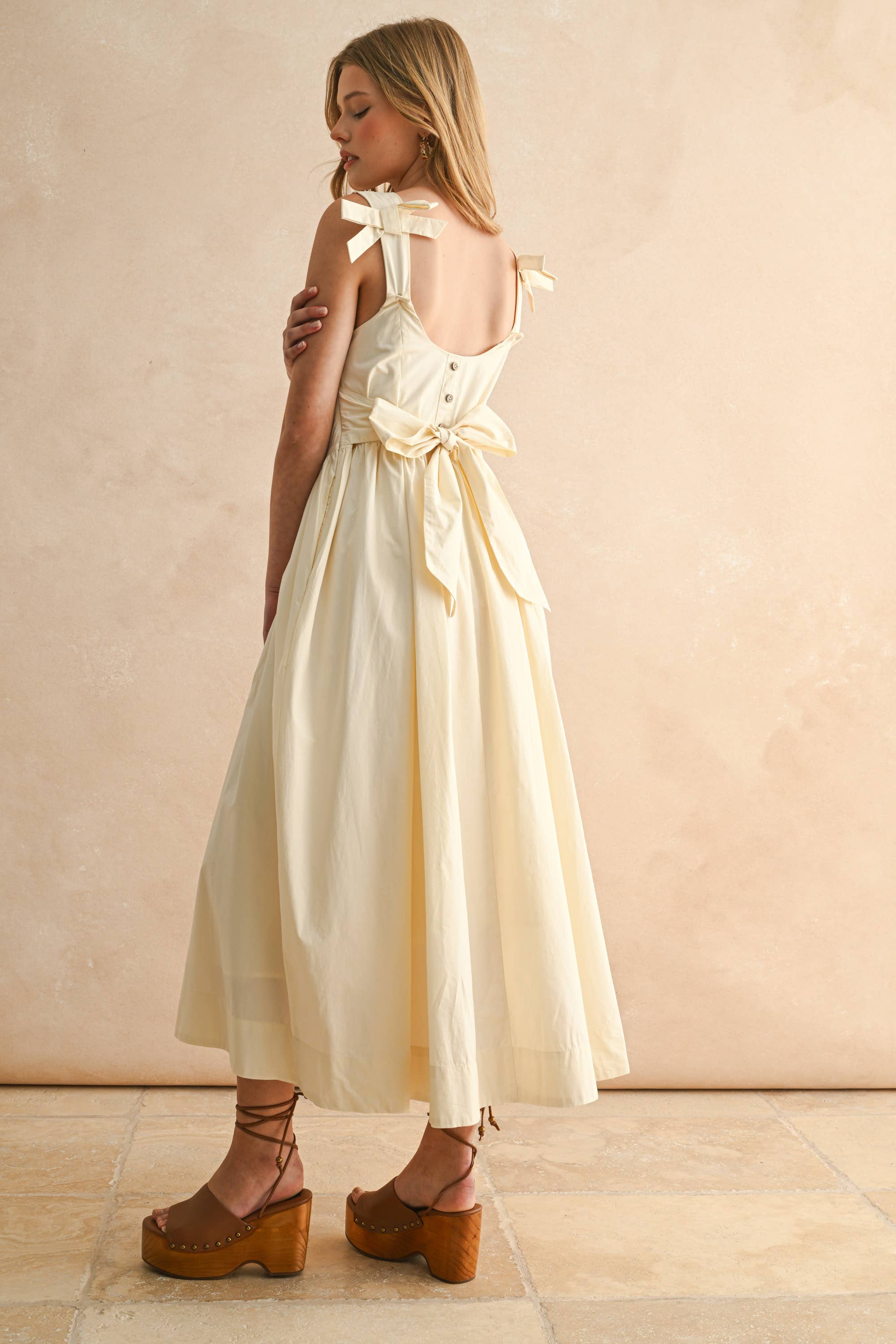 D4480   BOW DETAIL WOVEN DRESS