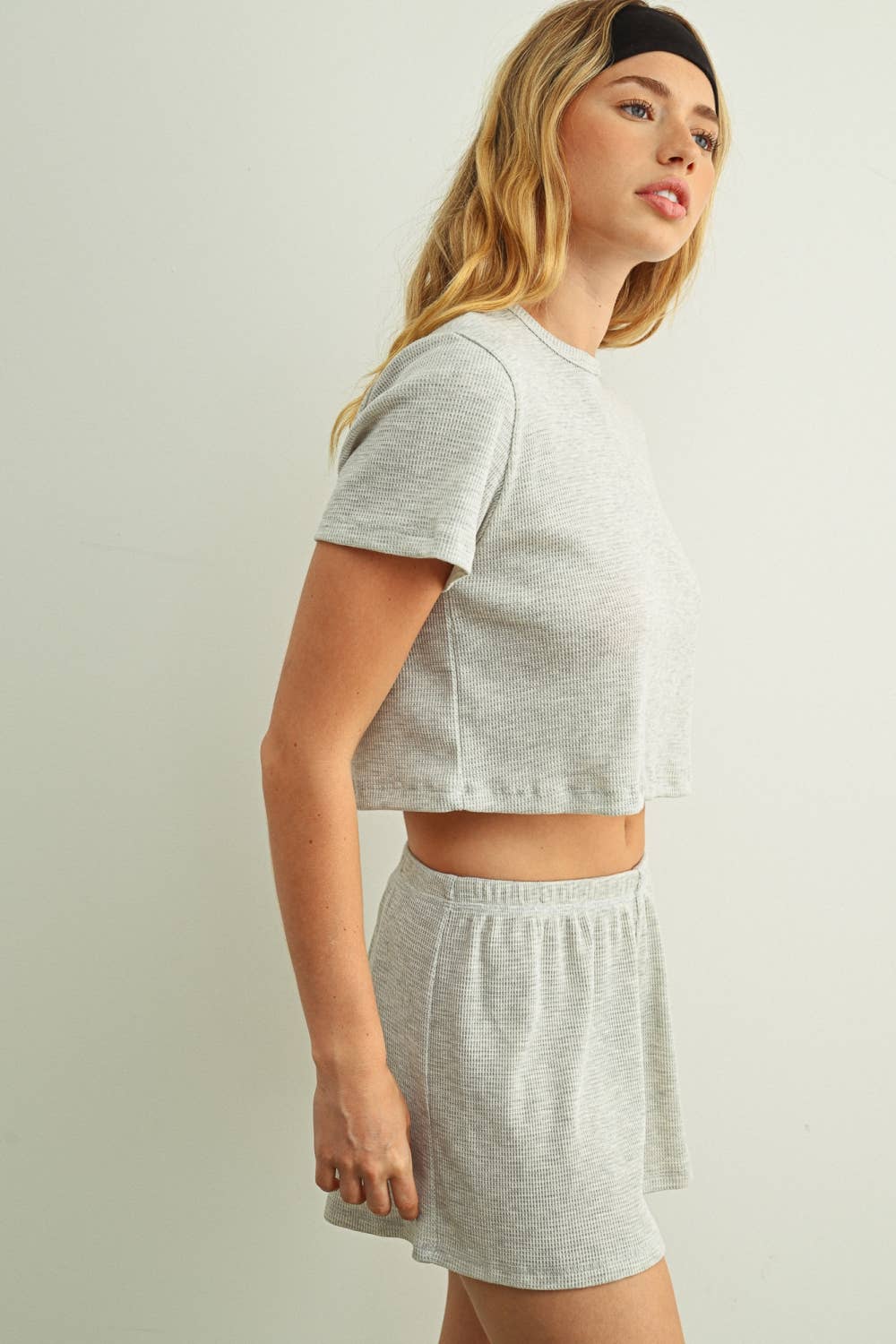 ET7142ST   WAFFLE FABRIC ROUND NECK SHORT SLEEVE CROP TOP