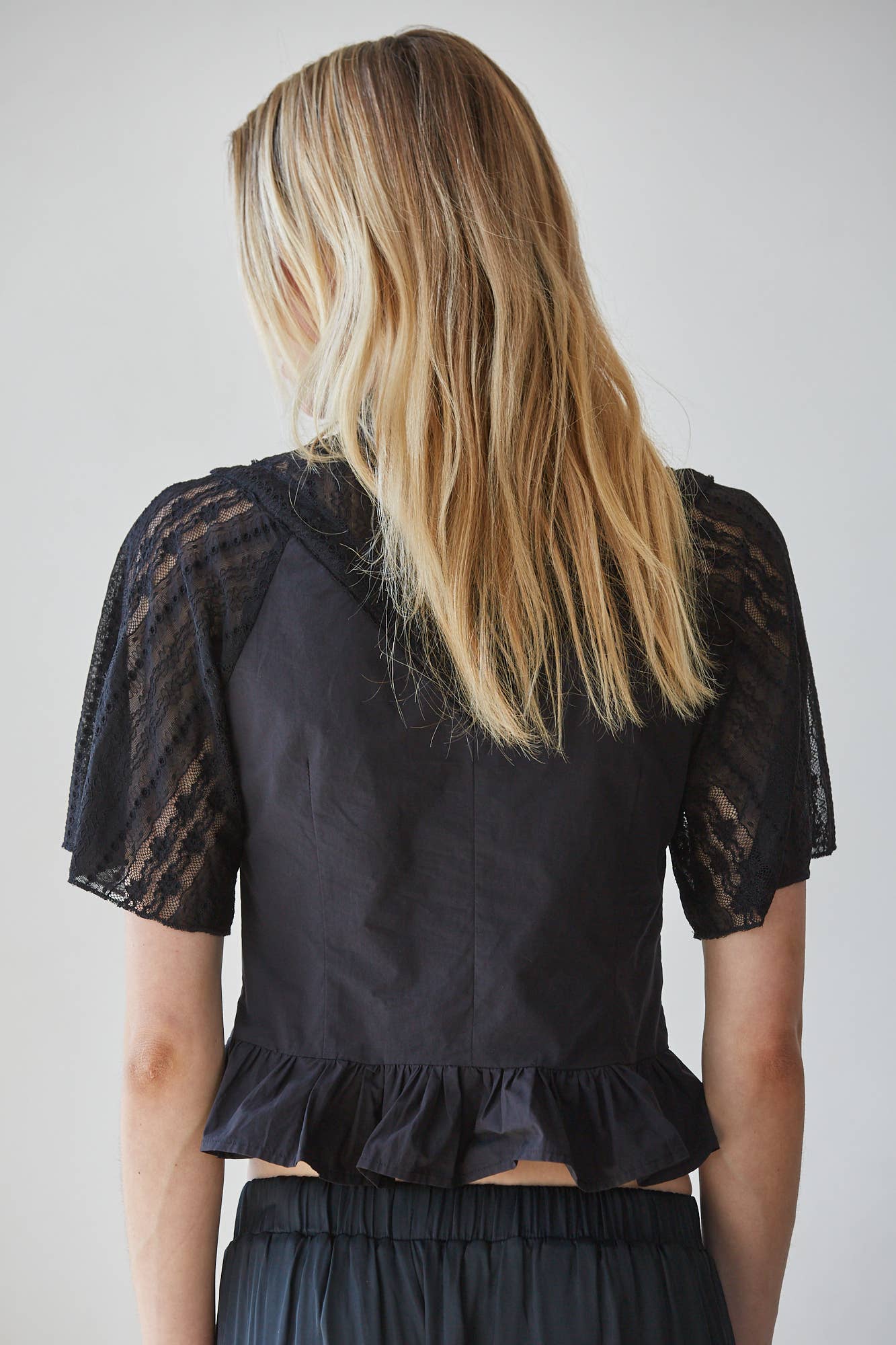 L9882 | Woven Cotton Sheer Lace Mock Neck Short Sleeve Top