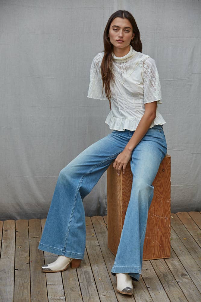 L9882 | Woven Cotton Sheer Lace Mock Neck Short Sleeve Top