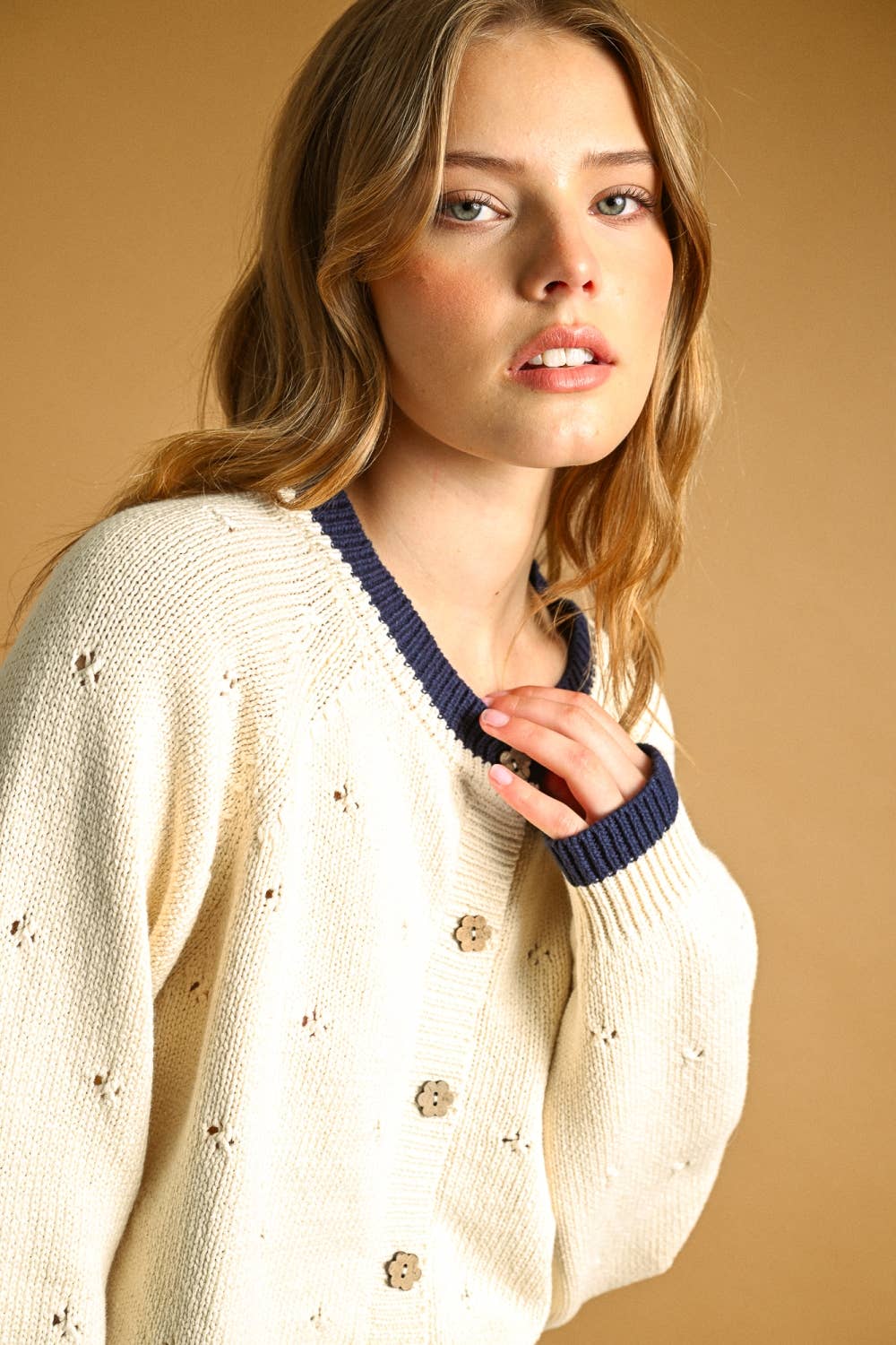 J6665   POINTELLE EFFECT KNIT CARDIGAN