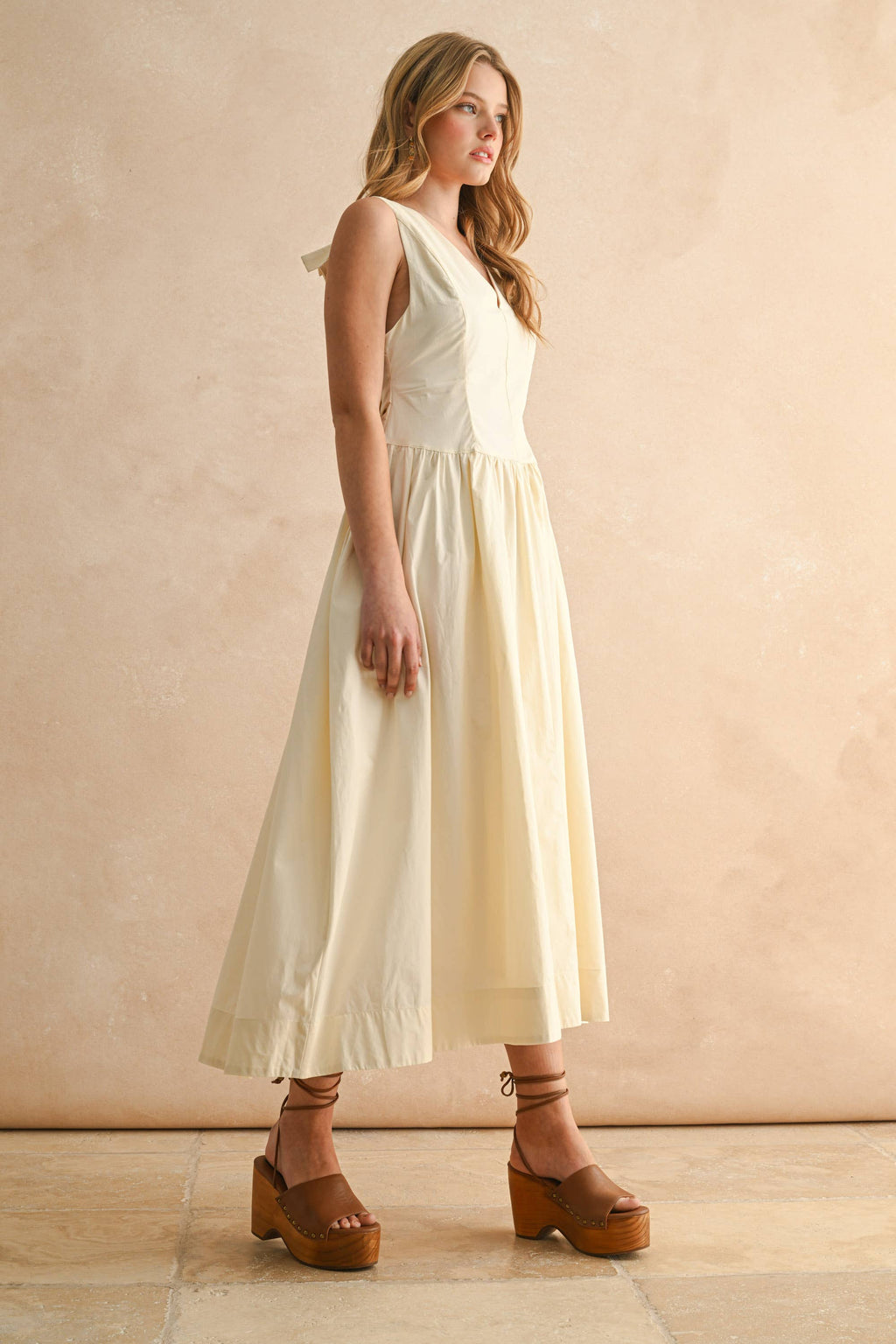 D4480   BOW DETAIL WOVEN DRESS