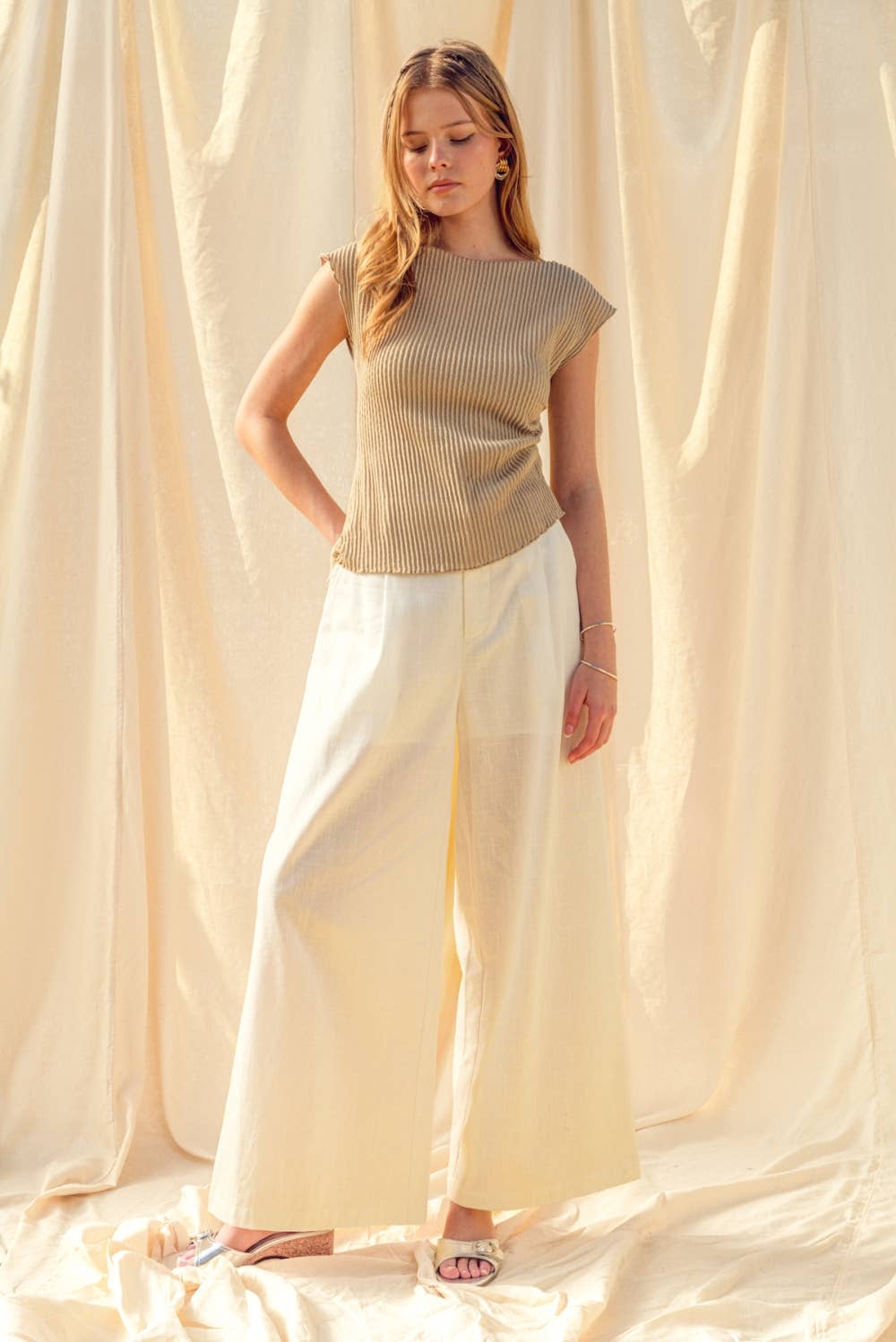 ET6415 CRINKLED FABRIC CAP SLEEVE TOP WITH SHIRRING DETAIL