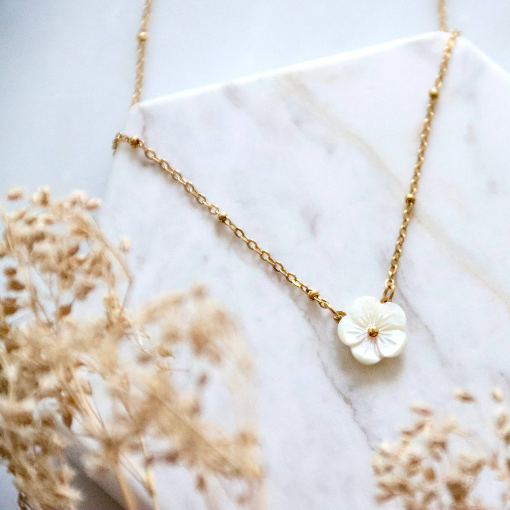 Mother of Pearl Flower Necklace