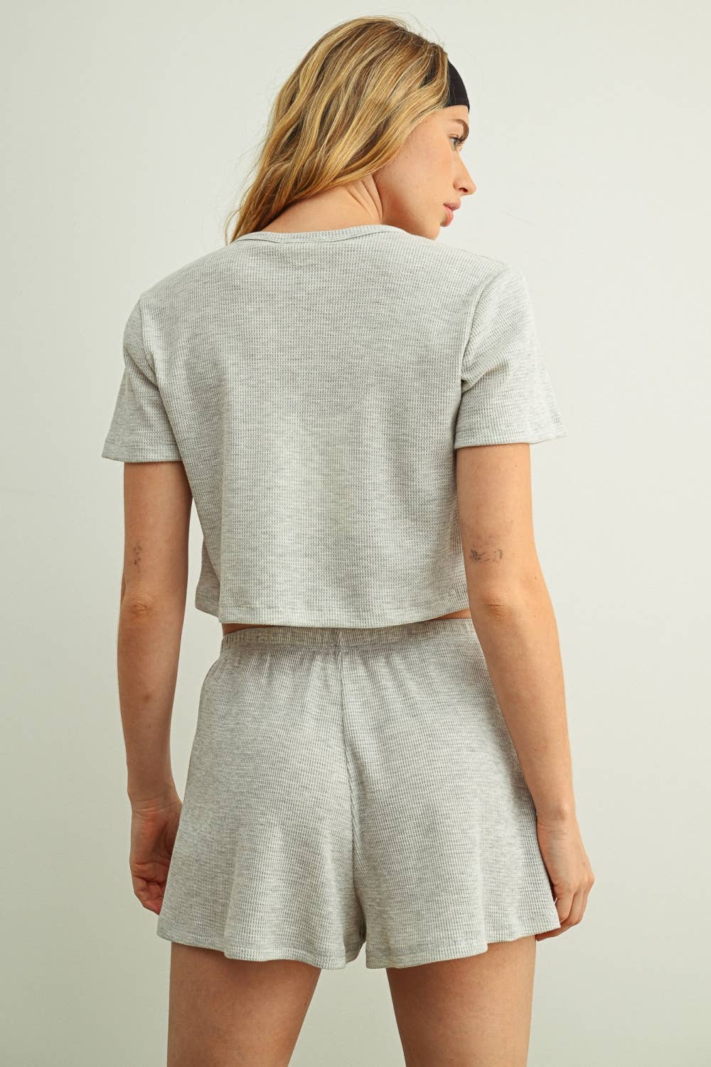 ET7142ST   WAFFLE FABRIC ROUND NECK SHORT SLEEVE CROP TOP
